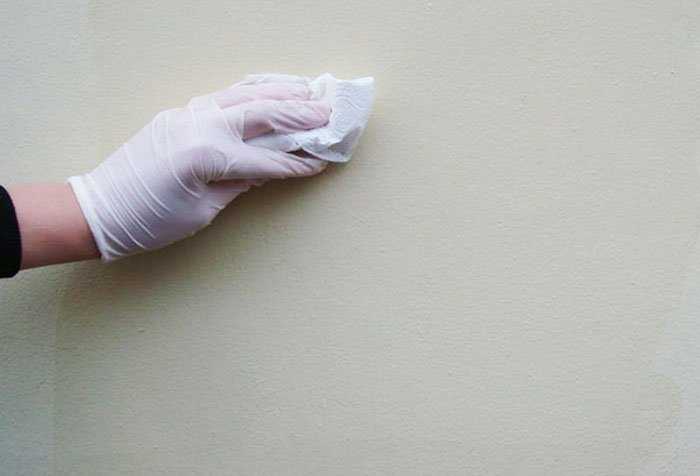 Десять советов как покрасить качественно потолок и не допустить появление бликов и пятен после окраски потолка Методы исправления дефектов покраски и избавления от разводов