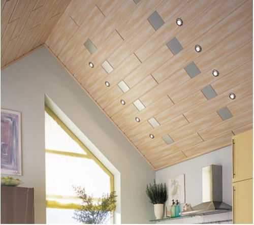 Потолочные панели пвх (42 фото) — дизайн пластиковых потолков в коридоре, размеры листов для внутренней отделки, бесшовная укладка в спальне и зале