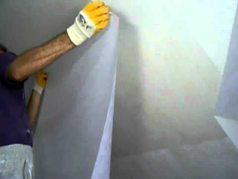 Как клеить "паутинку" на потолок: порядок выполнения работ