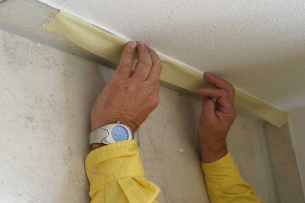Покраска потолка водоэмульсионной краской по старой: как покрасить и подготовка