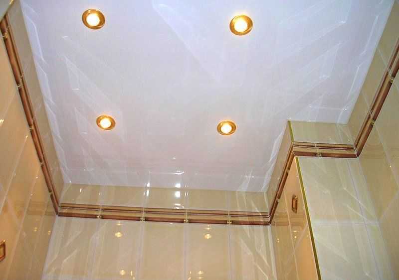 Какой потолок выбрать для ванной комнаты: 13 лучших вариантов отделки