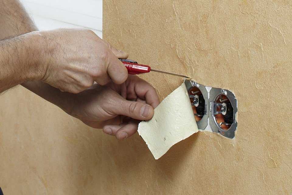 Как заделать дырки в бетонном потолке и чем замазать около трубы