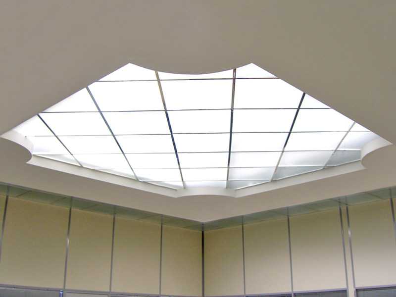 Особенности полупрозрачных натяжных потолков со светодиодной подсветкой