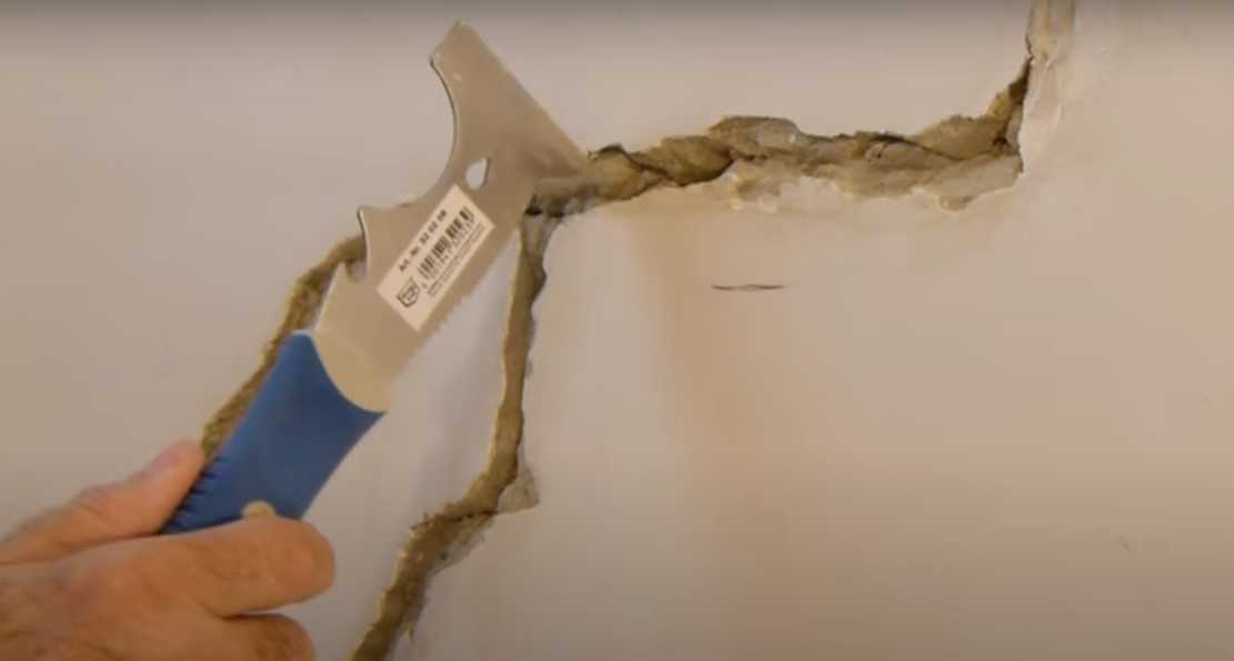 Простые способы избавиться от трещин на потолке