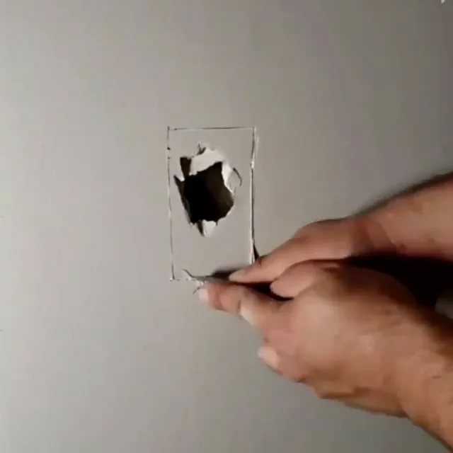 Как и чем заделать дыры в стене