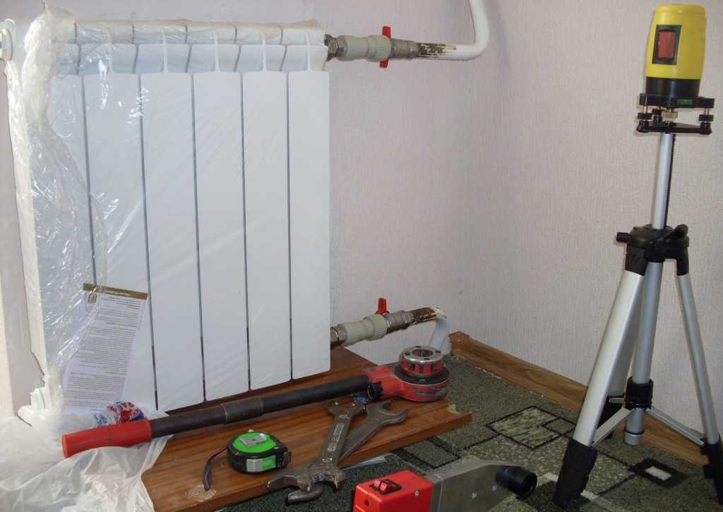 Установка биметаллических радиаторов отопления – порядок работ