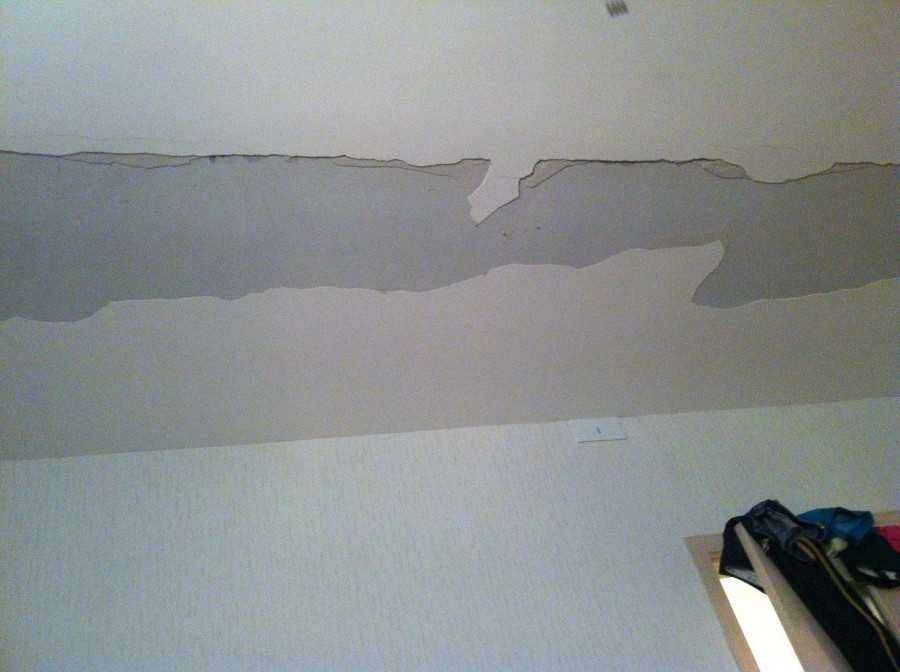 Ремонт трещины на потолке своими руками: как заделать и зашпатлевать щели