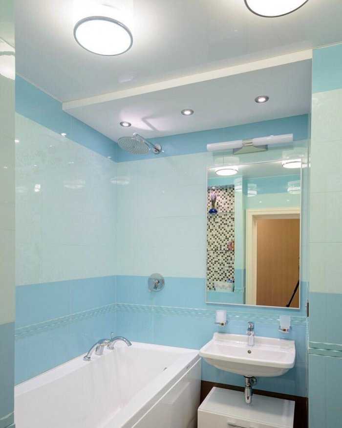Натяжной потолок в ванной комнате. обзор эксперта
