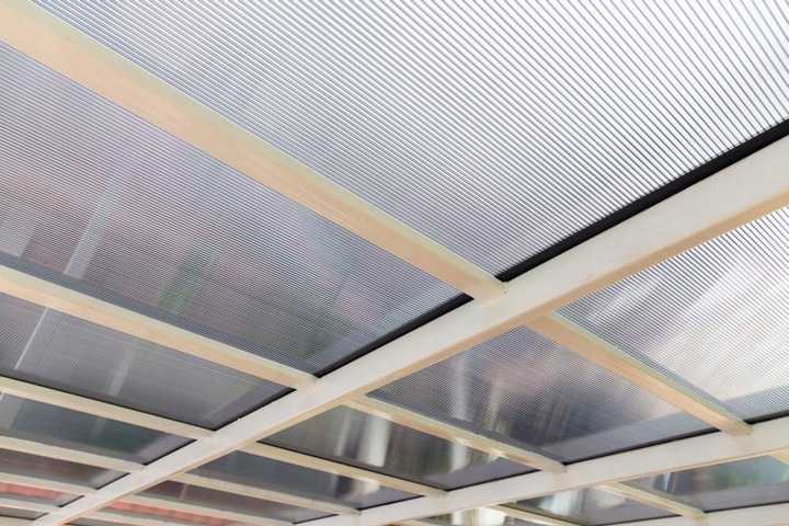 Потолок из поликарбоната