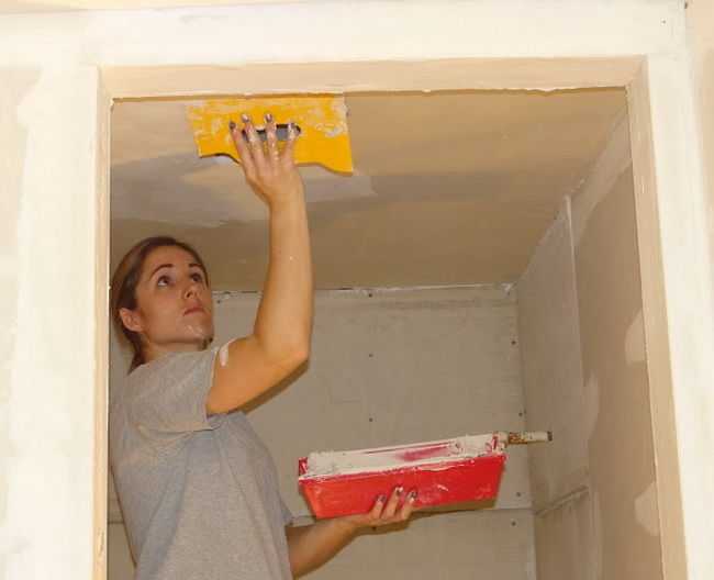 Как визуально поднять потолок и увеличить высоту в деревянном частном доме