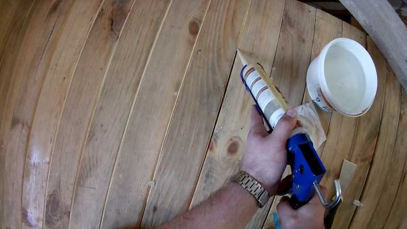 Чем заделать щели в деревянном полу: все способы и материалы