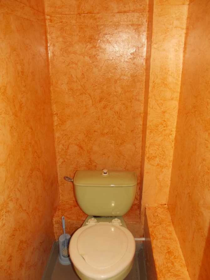 Ламинат на стенах в туалете фото