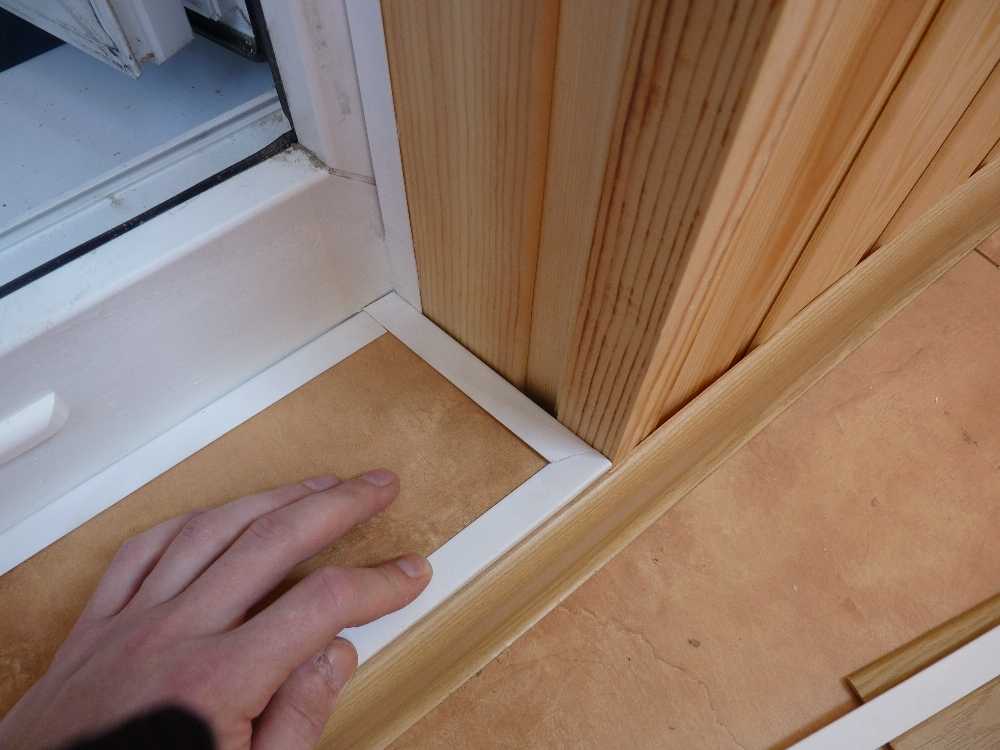 Как отделать ламинатом откосы у входной двери? - mebitex.ru