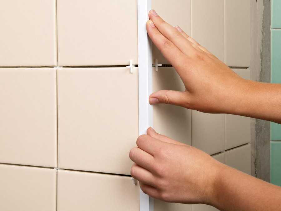 Правильная укладка плитки во внутренних и внешних углах. уголки для плитки в ванной: виды и советы по выбору - все о строительстве
