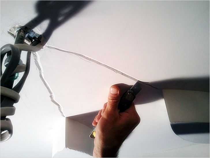 Ремонт потолка из гипсокартона своими руками - как заделать трещины и дырки по фото