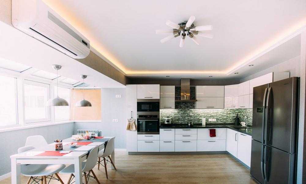 Натяжной потолок на кухне: как выбрать материал и дизайн (+ фото)
