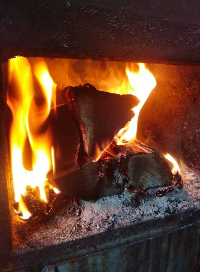 Как правильно топить котел длительного горения дровами