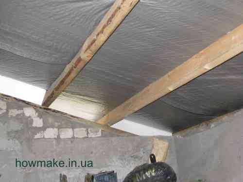 Способы утепления потолка в доме с холодной крышей — описываем со всех сторон