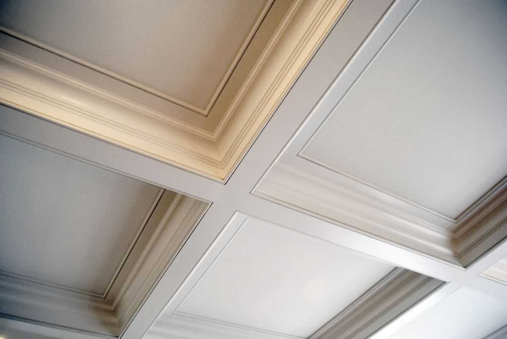 Кессонные потолки — обзор материалов и способов монтажа