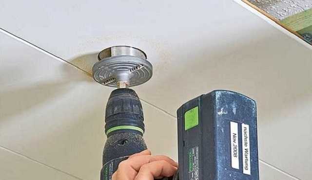 Точечные светильники для гипсокартонных потолков - разновидности и правила монтажа