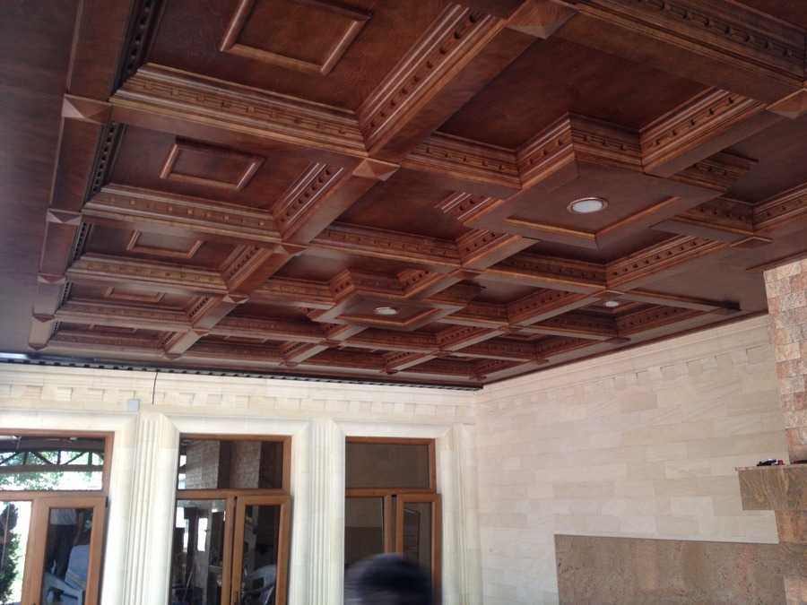Кессонный потолок (42 фото): кессоны из массива дерева