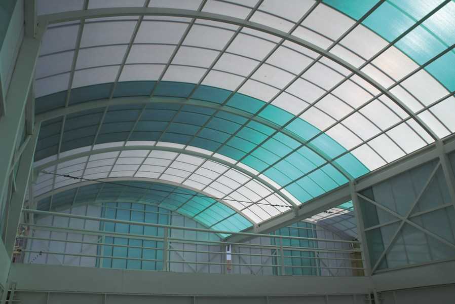 Потолок из поликарбоната с подсветкой