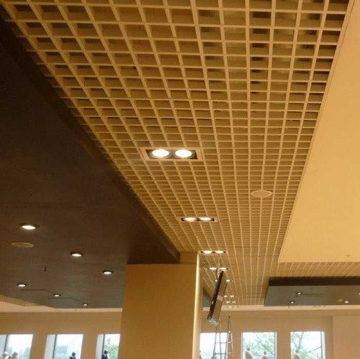 Подвесной потолок грильято: монтаж решетчатого навесного потолка, ячеистая решетка на потолке