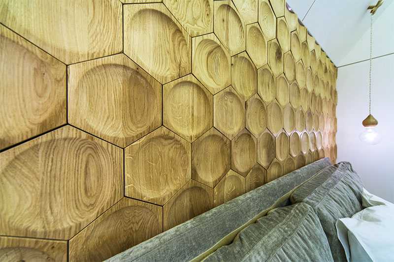Применение для отделки стен и потолка деревянных 3d панелей