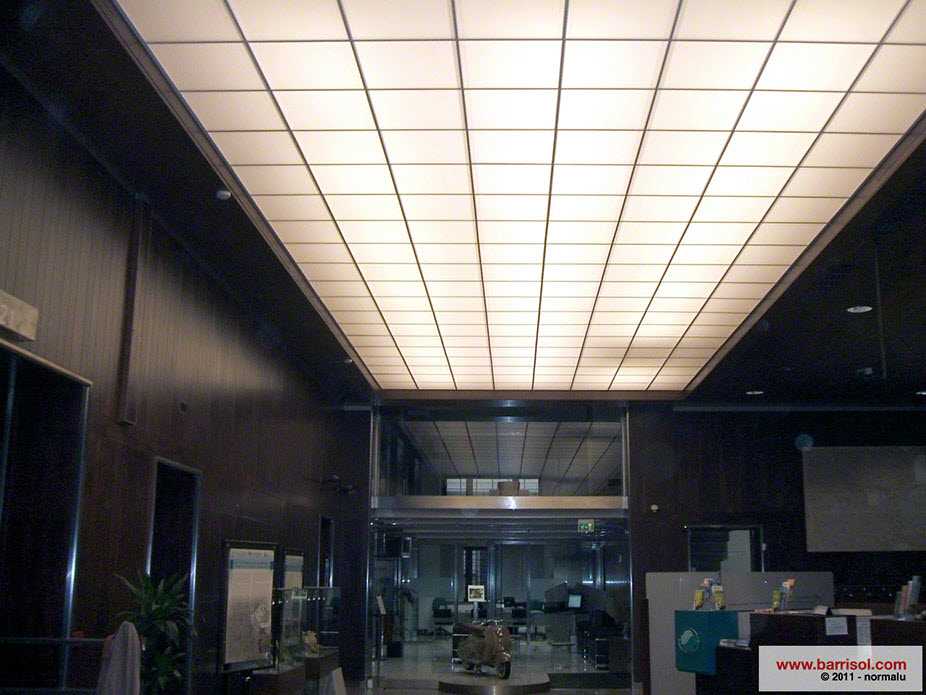 Потолок из поликарбоната с подсветкой своими руками