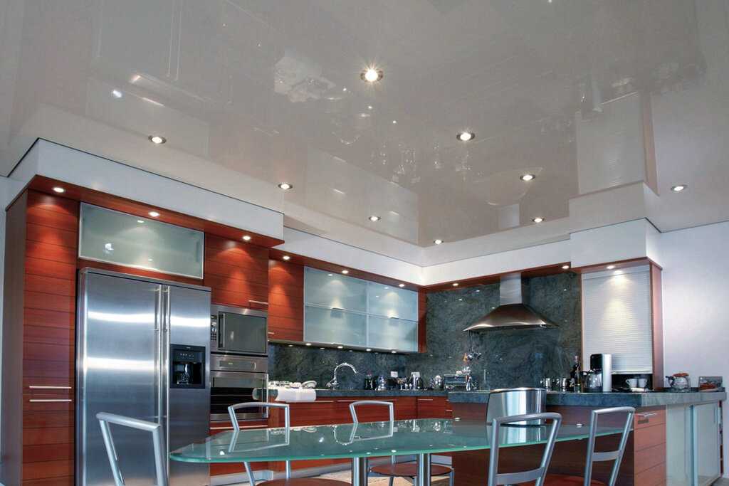 Натяжные потолки на кухне - плюсы и минусы