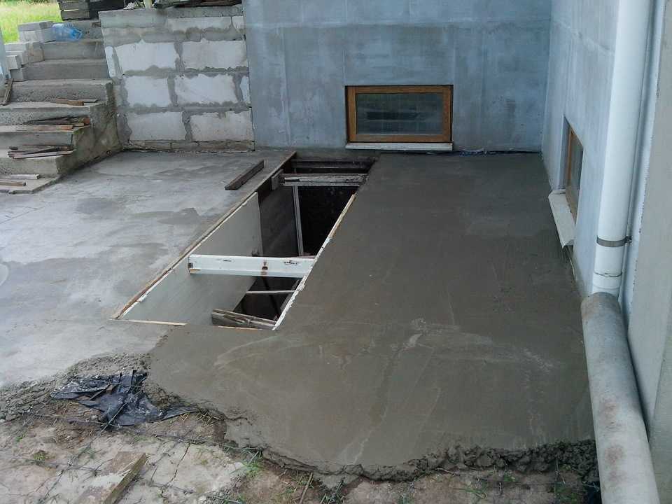 Тонкая стяжка пола на бетонное основание - строительство просто