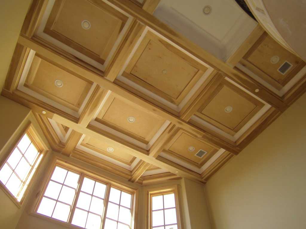 Кессонный потолок — из дерева, из полиуретана, как сделать деревянный кессонированный потолок, потолочные кессоны, устройство